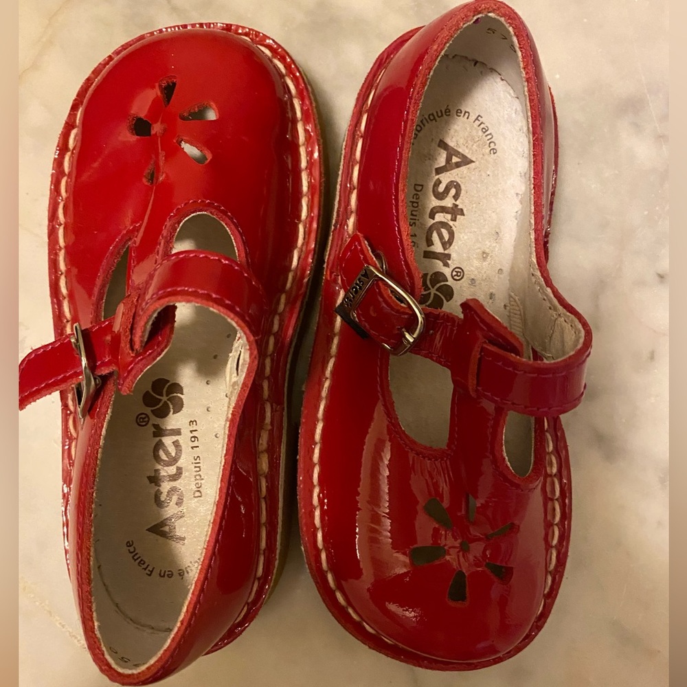 Aster France Red patent leather girls Mary Jane sz 24 (7/7.5 children)